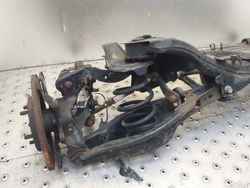 Recambio de puente trasero para toyota avensis (t27) advance referencia OEM IAM   