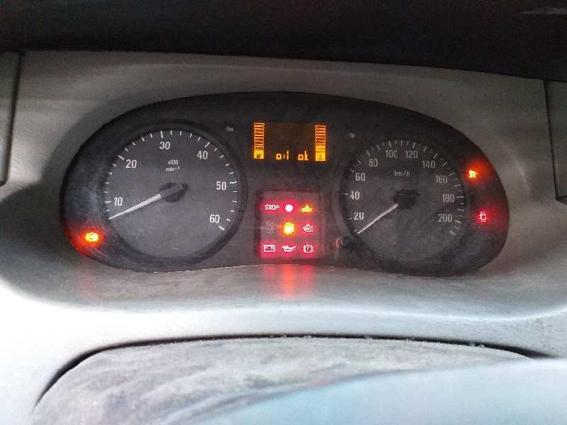 Recambio de cuadro instrumentos para opel vivaro furgón 2.7t corto referencia OEM IAM 8200390129  