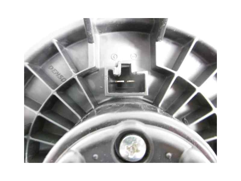 Recambio de ventilador calefaccion para toyota yaris (ksp9/scp9/nlp9) rock in rio referencia OEM IAM AV2727000311  