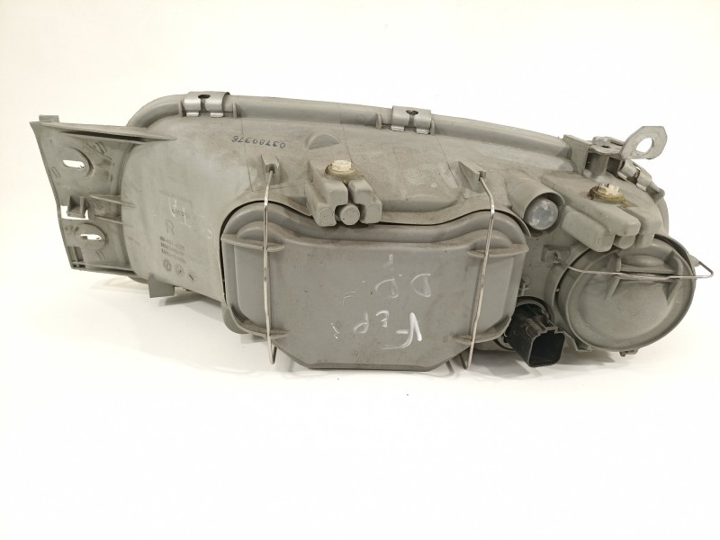 Recambio de faro derecho para ford fiesta berlina (dx) trend referencia OEM IAM   