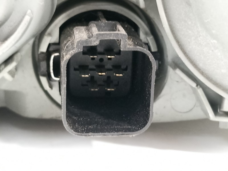 Recambio de faro derecho para ford fiesta berlina (dx) trend referencia OEM IAM   