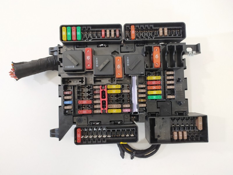 Recambio de caja reles / fusibles para mini countryman (f60) cooper s e all4 referencia OEM IAM 927035601 160518 