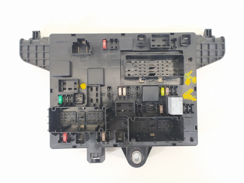 Recambio de caja reles / fusibles para opel astra j lim. excellence referencia OEM IAM 13368651 1110138AA 365927271