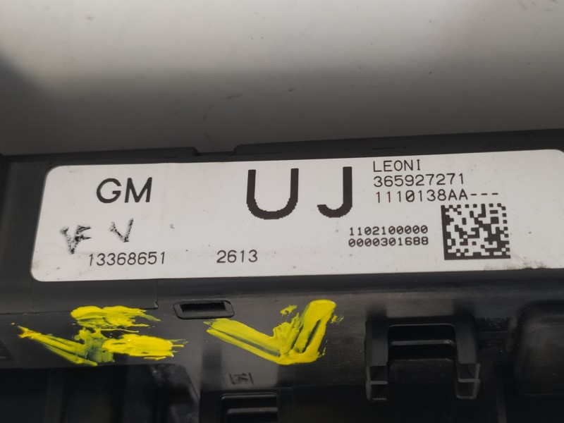 Recambio de caja reles / fusibles para opel astra j lim. excellence referencia OEM IAM 13368651 1110138AA 365927271