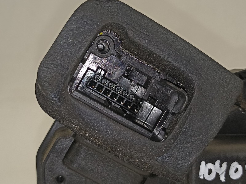 Recambio de cerradura puerta delantera izquierda para volkswagen golf vii lim. advance bluemotion referencia OEM IAM 5K1837015E 