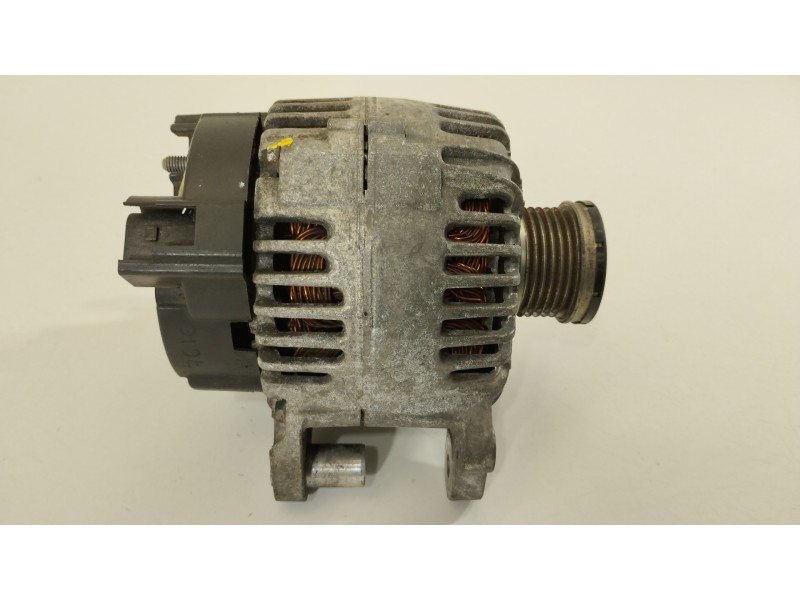 Recambio de alternador para volkswagen golf v berlina (1k1) gt sport referencia OEM IAM 03C903023C  