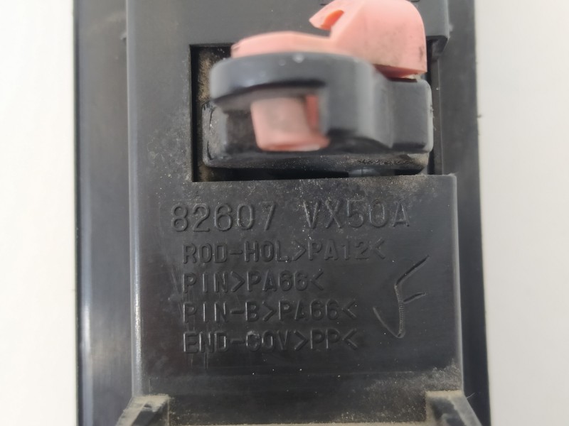 Recambio de maneta exterior lateral izquierda para nissan nv 200 (m20) nv200 furgón basic referencia OEM IAM 82607VX50A  