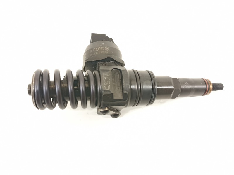 Recambio de inyector para volkswagen passat berlina (3b3) trendline referencia OEM IAM 038130073BA 0414720216 