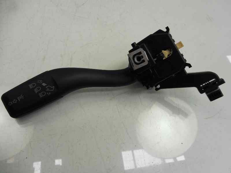 Recambio de mando intermitentes para audi a3 sportback (8p) 2.0 tdi attraction (dpf) referencia OEM IAM 8P0953513E  