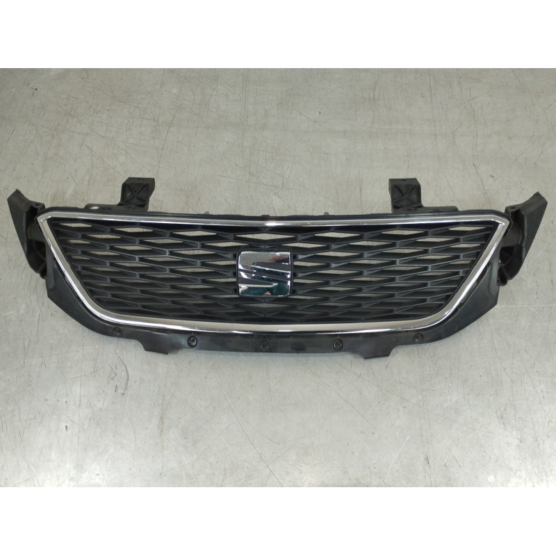 Recambio de rejilla delantera para seat toledo (kg3) reference referencia OEM IAM 6JA853668A  