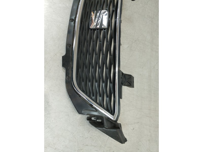 Recambio de rejilla delantera para seat toledo (kg3) reference referencia OEM IAM 6JA853668A  