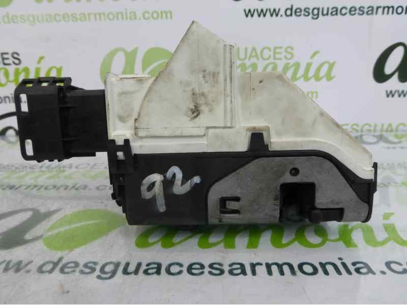 Recambio de cerradura puerta delantera derecha para peugeot partner kombi access referencia OEM IAM 323950029  