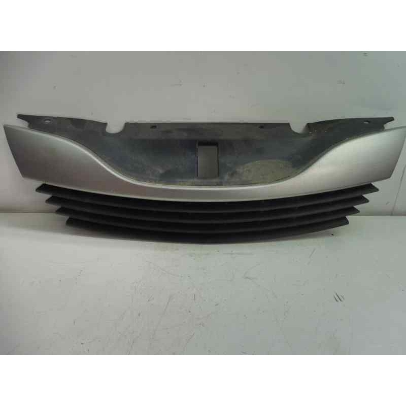 Recambio de rejilla delantera para renault laguna ii (bg0) expression referencia OEM IAM 8200390126  