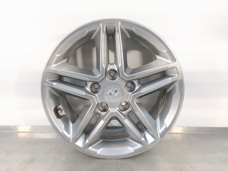 Recambio de llanta para hyundai kona essence 2wd referencia OEM IAM 52910J9100  
