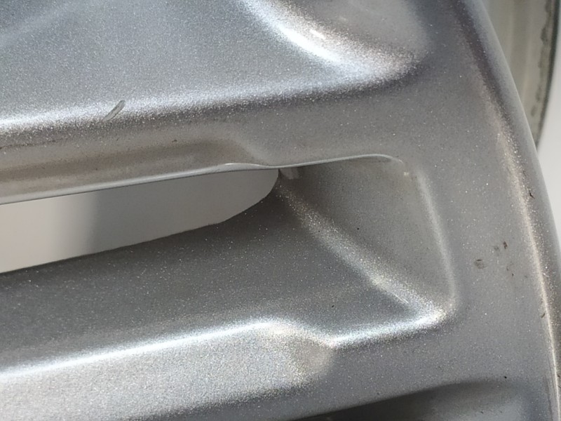 Recambio de llanta para hyundai kona essence 2wd referencia OEM IAM 52910J9100  