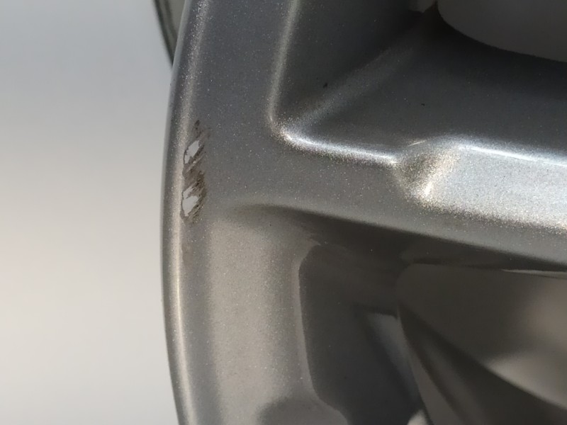 Recambio de llanta para hyundai kona essence 2wd referencia OEM IAM 52910J9100  