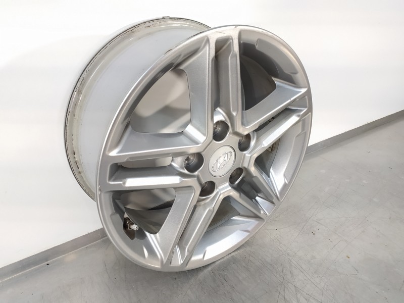 Recambio de llanta para hyundai kona essence 2wd referencia OEM IAM 52910J9100  