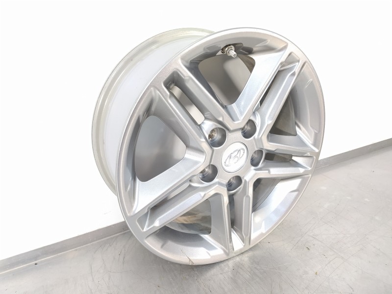 Recambio de llanta para hyundai kona essence 2wd referencia OEM IAM 52910J9100  