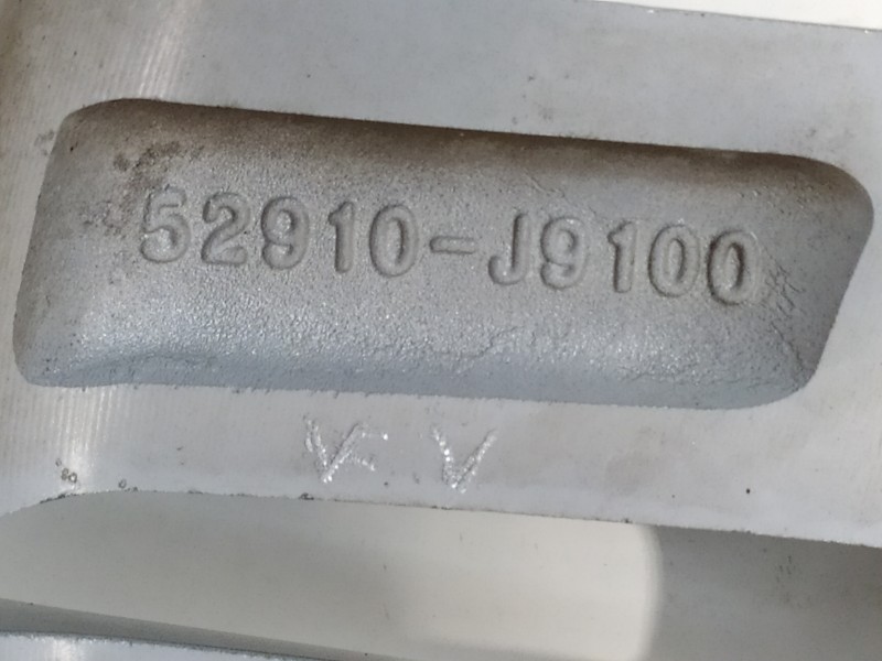 Recambio de llanta para hyundai kona essence 2wd referencia OEM IAM 52910J9100  