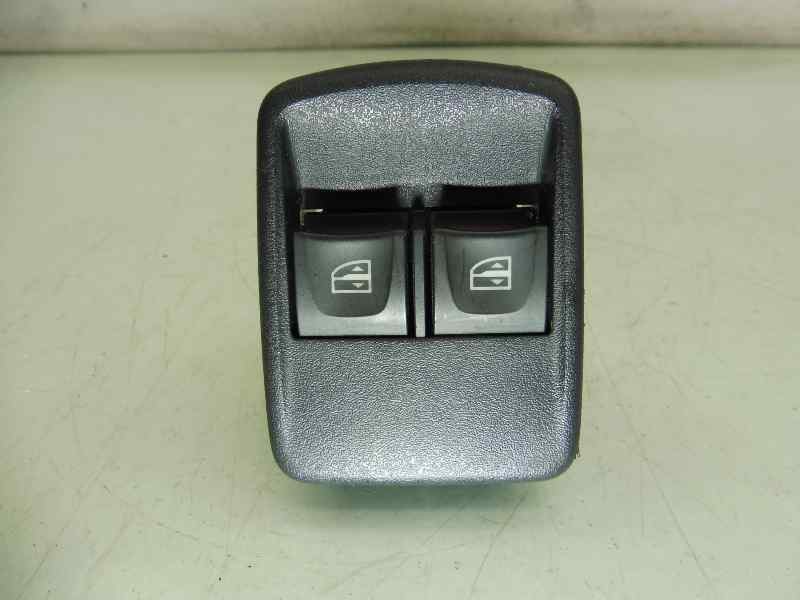 Recambio de mando elevalunas delantero izquierdo para dacia sandero stepway referencia OEM IAM 254117873R  
