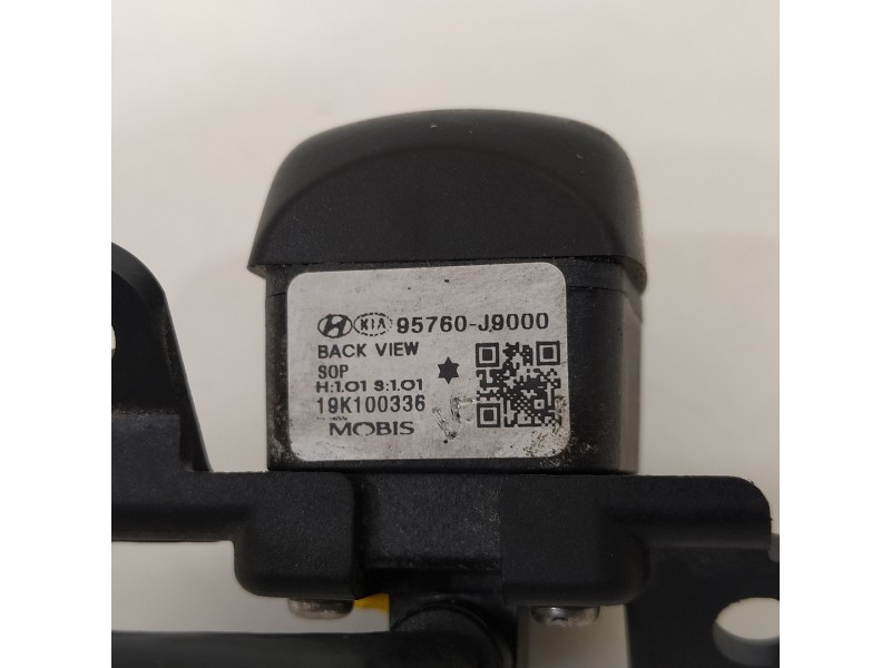 Recambio de camara para hyundai kona essence 2wd referencia OEM IAM 95760J9000  