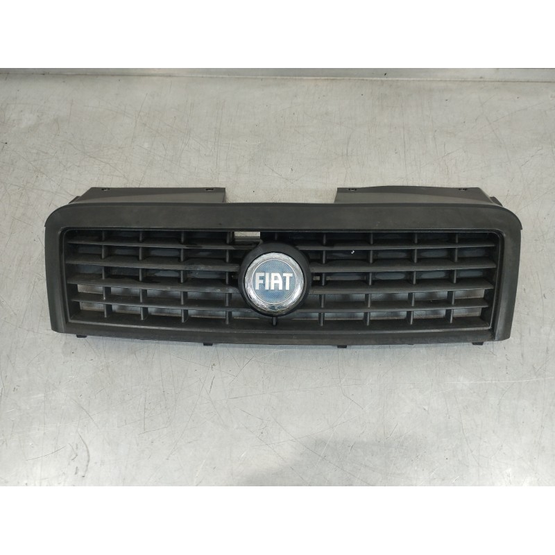 Recambio de rejilla delantera para fiat doblo (119) 1.3 16v multijet active com. (55kw) referencia OEM IAM 35395576  
