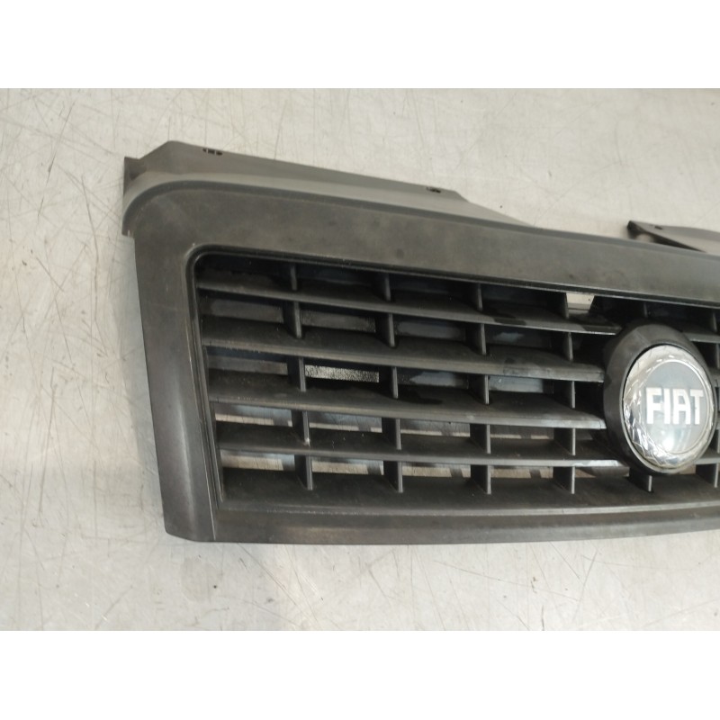 Recambio de rejilla delantera para fiat doblo (119) 1.3 16v multijet active com. (55kw) referencia OEM IAM 35395576  