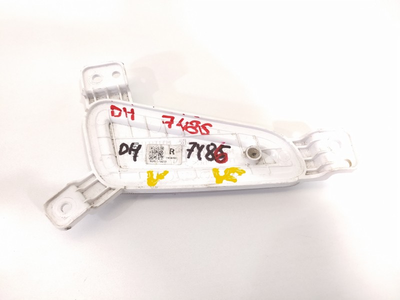 Recambio de piloto delantero derecho para hyundai kona essence 2wd referencia OEM IAM 92408J9210  