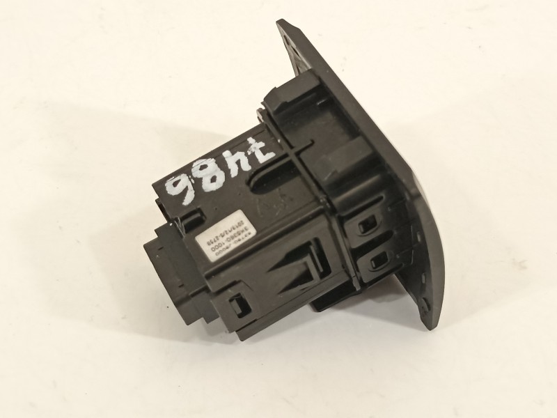 Recambio de warning para hyundai kona essence 2wd referencia OEM IAM 93790J9000  