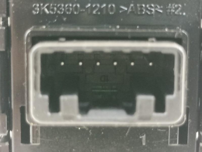 Recambio de warning para hyundai kona essence 2wd referencia OEM IAM 93790J9000  