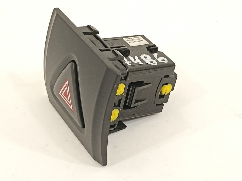 Recambio de warning para hyundai kona essence 2wd referencia OEM IAM 93790J9000  