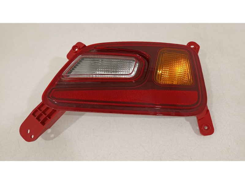 Recambio de piloto trasero derecho para hyundai kona essence 2wd referencia OEM IAM 92406J90  