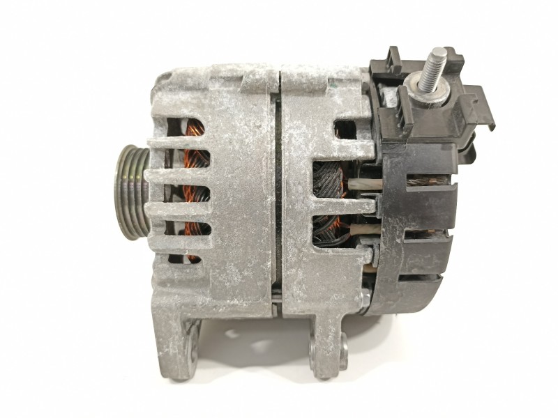 Recambio de alternador para mercedes-benz clase b (w247) 247 referencia OEM IAM A0009063903  