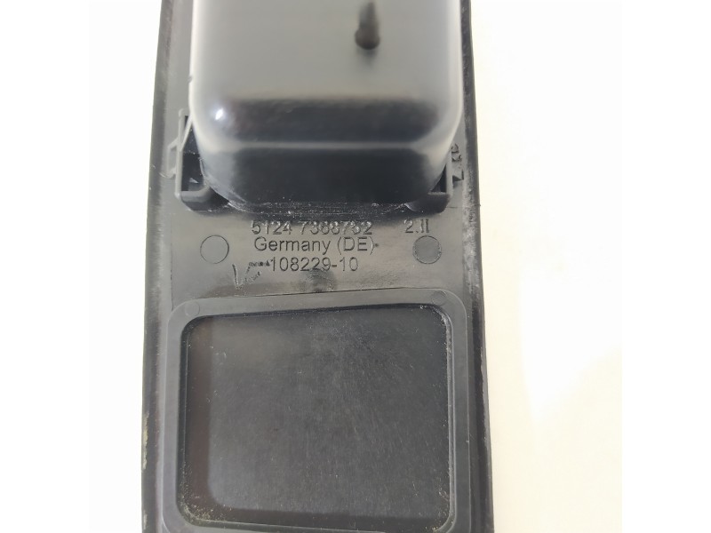 Recambio de maneta exterior porton para bmw serie x1 (f48) sdrive18d xline referencia OEM IAM 51247368752  