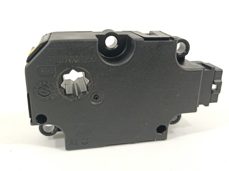 Recambio de motor apertura trampillas climatizador para mercedes-benz clase b (w247) 247 referencia OEM IAM A0999063502  