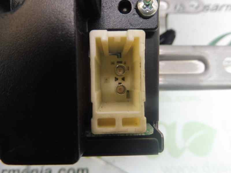 Recambio de sistema audio / radio cd para toyota prius (nhw30) advance referencia OEM IAM 8612047330 123000-16400101 