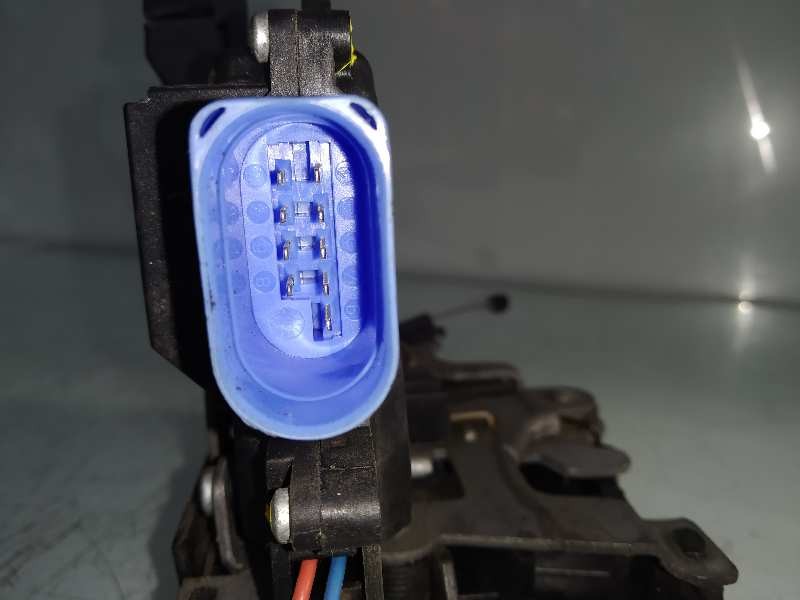 Recambio de cerradura puerta delantera izquierda para volkswagen caddy ka/kb (2k) life referencia OEM IAM 3D1837015AP  