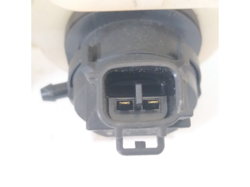 Recambio de deposito limpia para lexus rx 450h referencia OEM IAM 060851305  