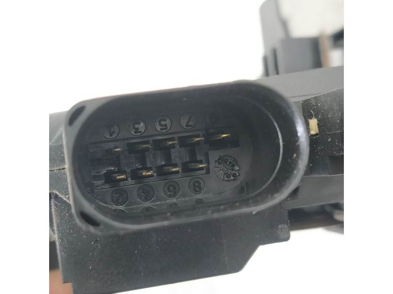 Recambio de cerradura puerta delantera izquierda para audi a4 berlina (8e) 1.9 tdi (96kw) referencia OEM IAM 4B1837015G  