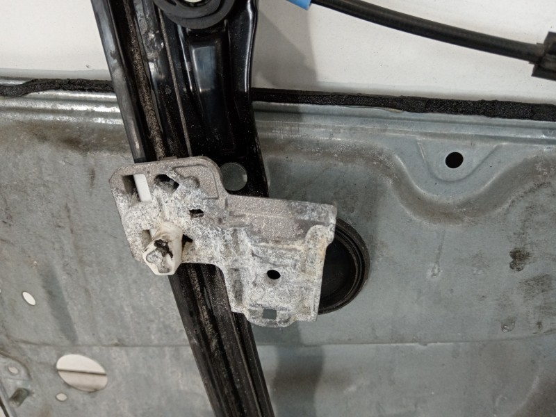 Recambio de elevalunas delantero derecho para volkswagen golf iv berlina (1j1) highline referencia OEM IAM 1J3837756F 1J3837730E Recambio de elevalunas delantero derecho para volkswagen golf iv berlina (1j1) highline referencia OEM IAM 1J3837756F 1J3837730E