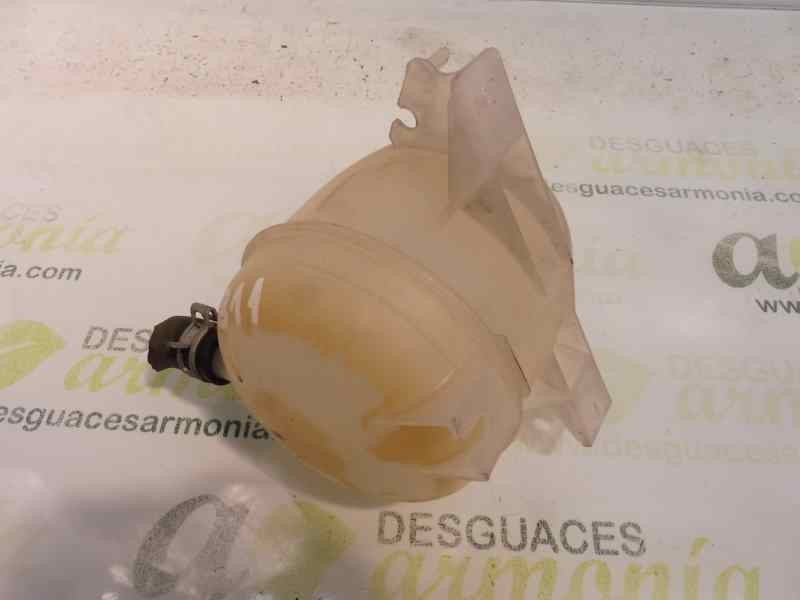 Recambio de deposito expansion para dacia sandero stepway music referencia OEM IAM 8200686355  