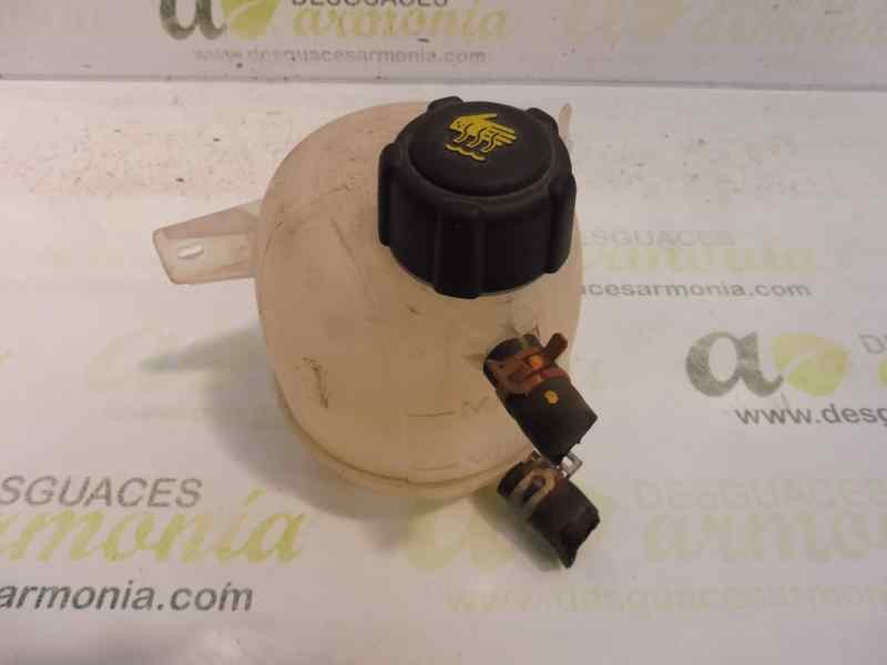 Recambio de deposito expansion para dacia sandero stepway music referencia OEM IAM 8200686355  