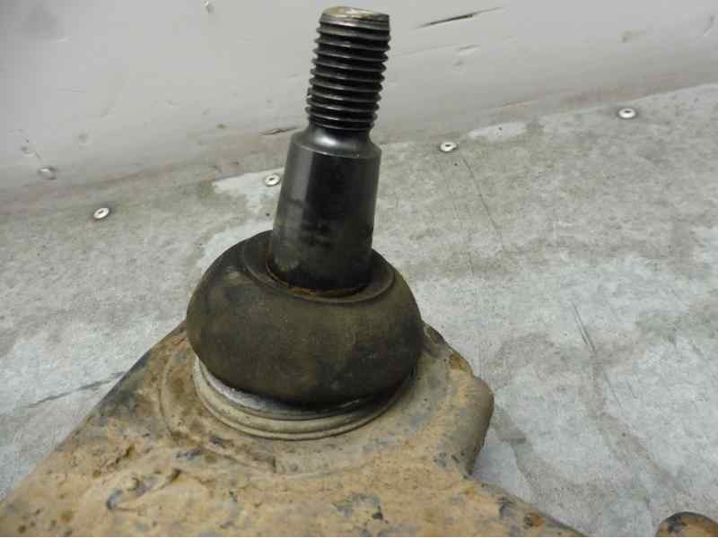 Recambio de brazo suspension inferior delantero derecho para land rover discovery v6 td s referencia OEM IAM LR075994  