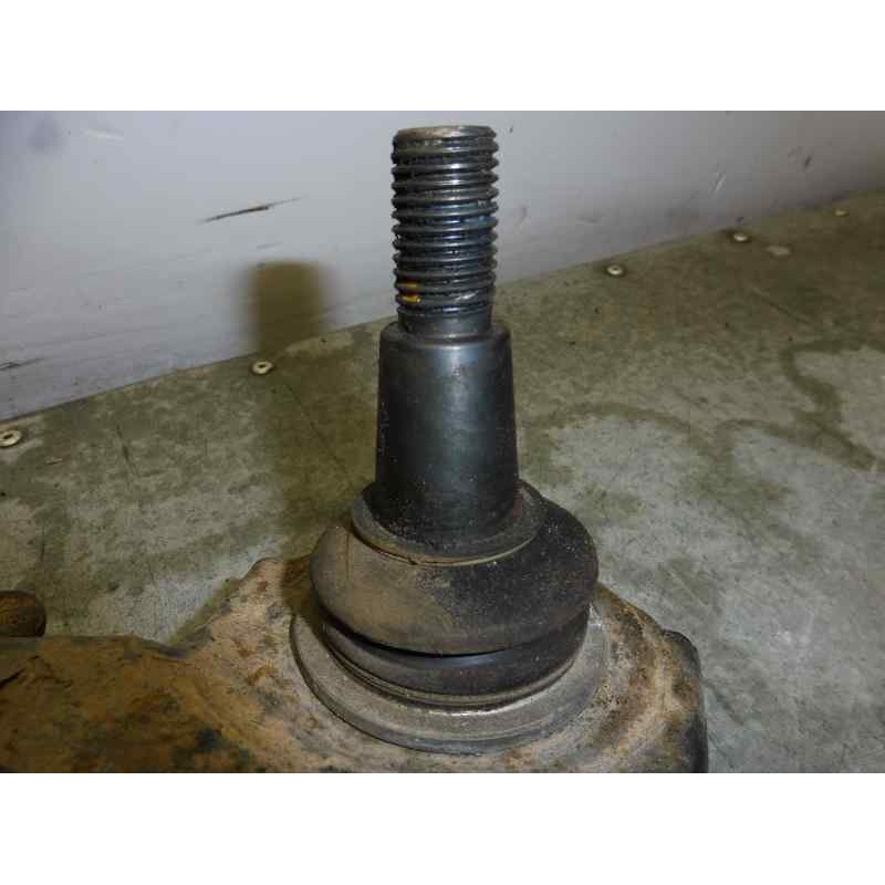 Recambio de brazo suspension inferior delantero izquierdo para land rover discovery v6 td s referencia OEM IAM LR075996  