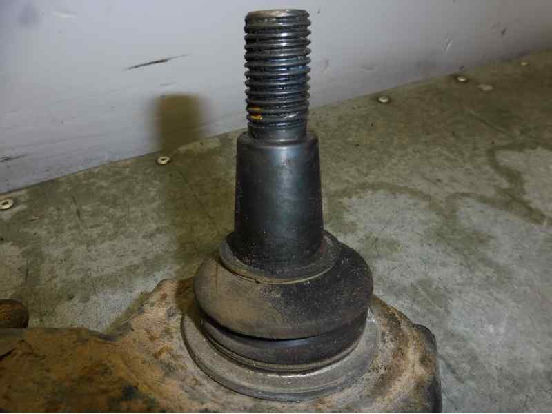 Recambio de brazo suspension inferior delantero izquierdo para land rover discovery v6 td s referencia OEM IAM LR075996  