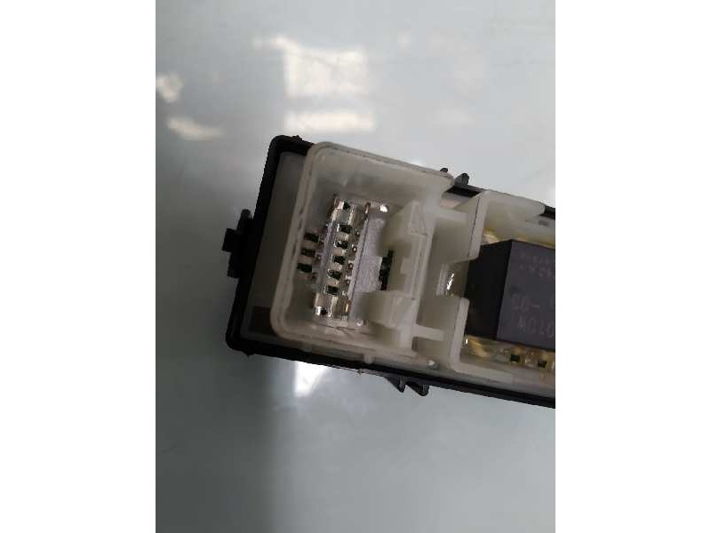 Recambio de mando elevalunas trasero derecho para lexus is200 (ds2/is2) 220d referencia OEM IAM 8403053020515287  