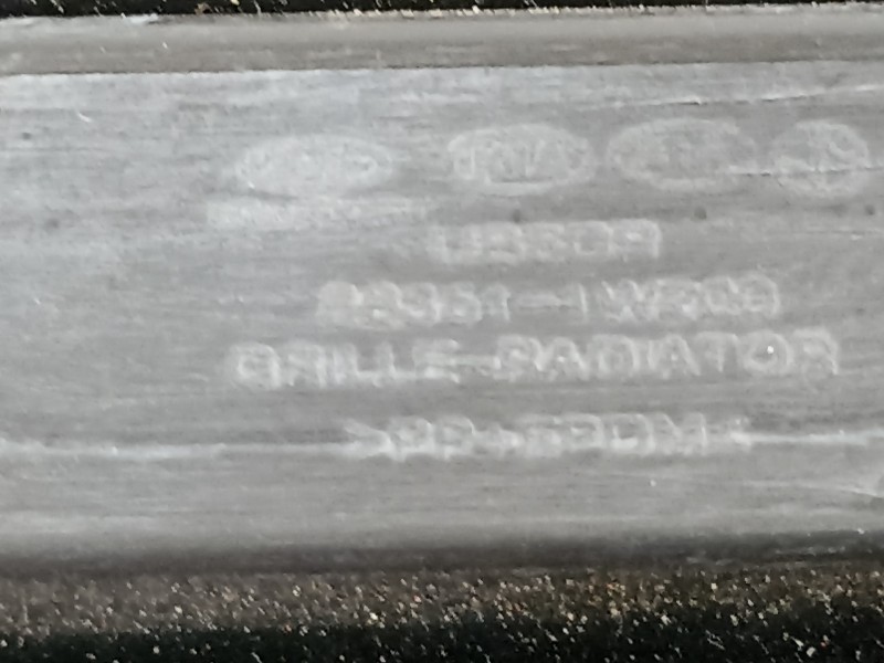 Recambio de rejilla delantera para kia rio basic referencia OEM IAM 863611W200  