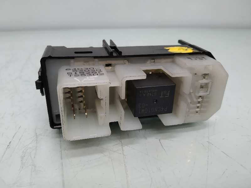 Recambio de mando elevalunas trasero izquierdo para lexus is200 (ds2/is2) 220d referencia OEM IAM 8403053020  