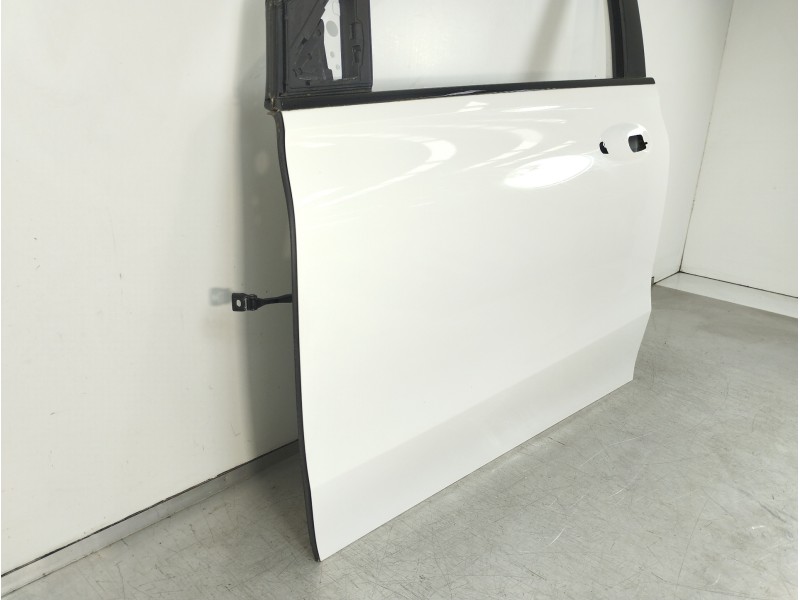 Recambio de puerta delantera izquierda para mercedes-benz clase b (w247) 247 referencia OEM IAM A2477201300 A2477220900 