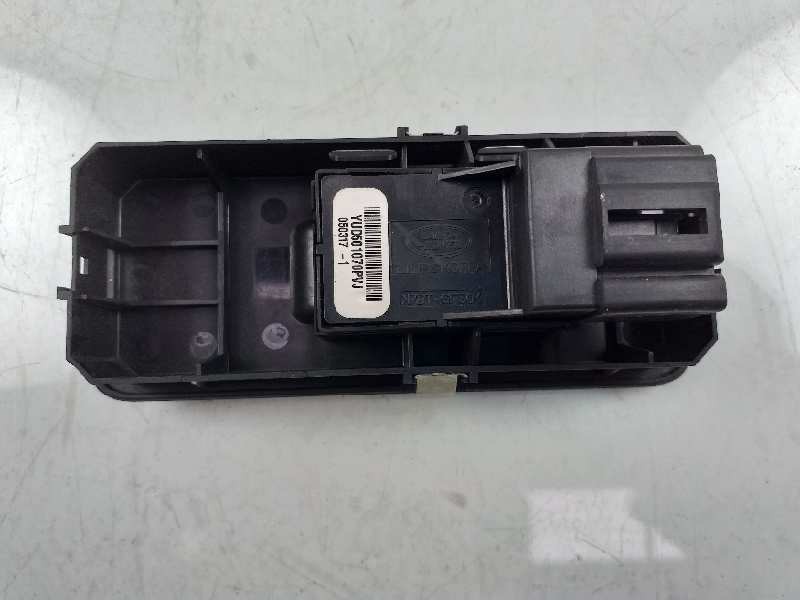 Recambio de mando elevalunas trasero derecho para land rover discovery v6 td s referencia OEM IAM YUD501070PVJ  